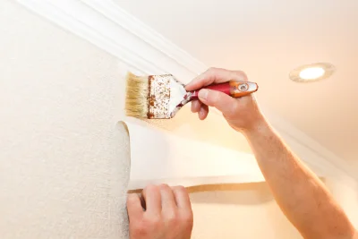 Pose de papier peint à Montjean — revêtements muraux et toiles de verre